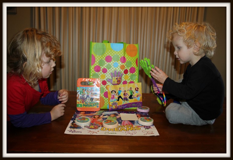 Hi-5 Merchandise pack